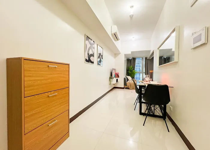 Holiday home Stylish 1br Prime Bgc Uptown Near Hyatt #upt119c *