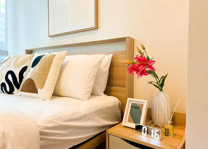 Stylish 1br Prime Bgc Uptown Near Hyatt #upt119c Manila
